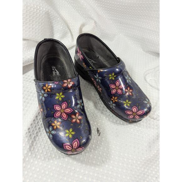 DANSKO! ULTRA COMFORT PATENT LEATHER FLORAL PINK, BLUE, AQUA, BLACK CLOGS!SZ 9.5 - Picture 3 of 9